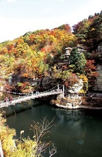 塔のへつりのつり橋asuspensi on bridge tounoheturi01